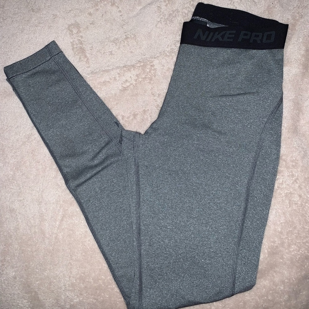 Gray Nike pro small leggings